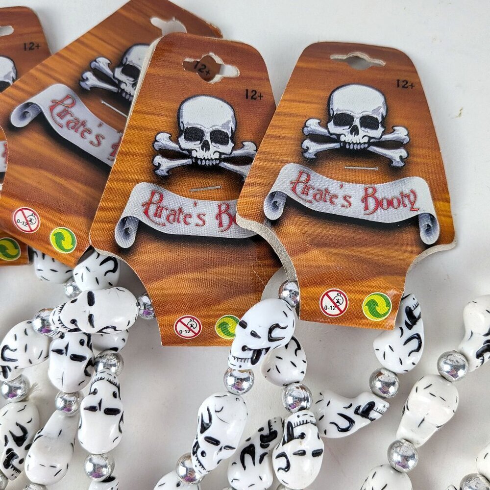 Lot of Pirate Skull Mardi Gras Beads - Picture 3 of 5
